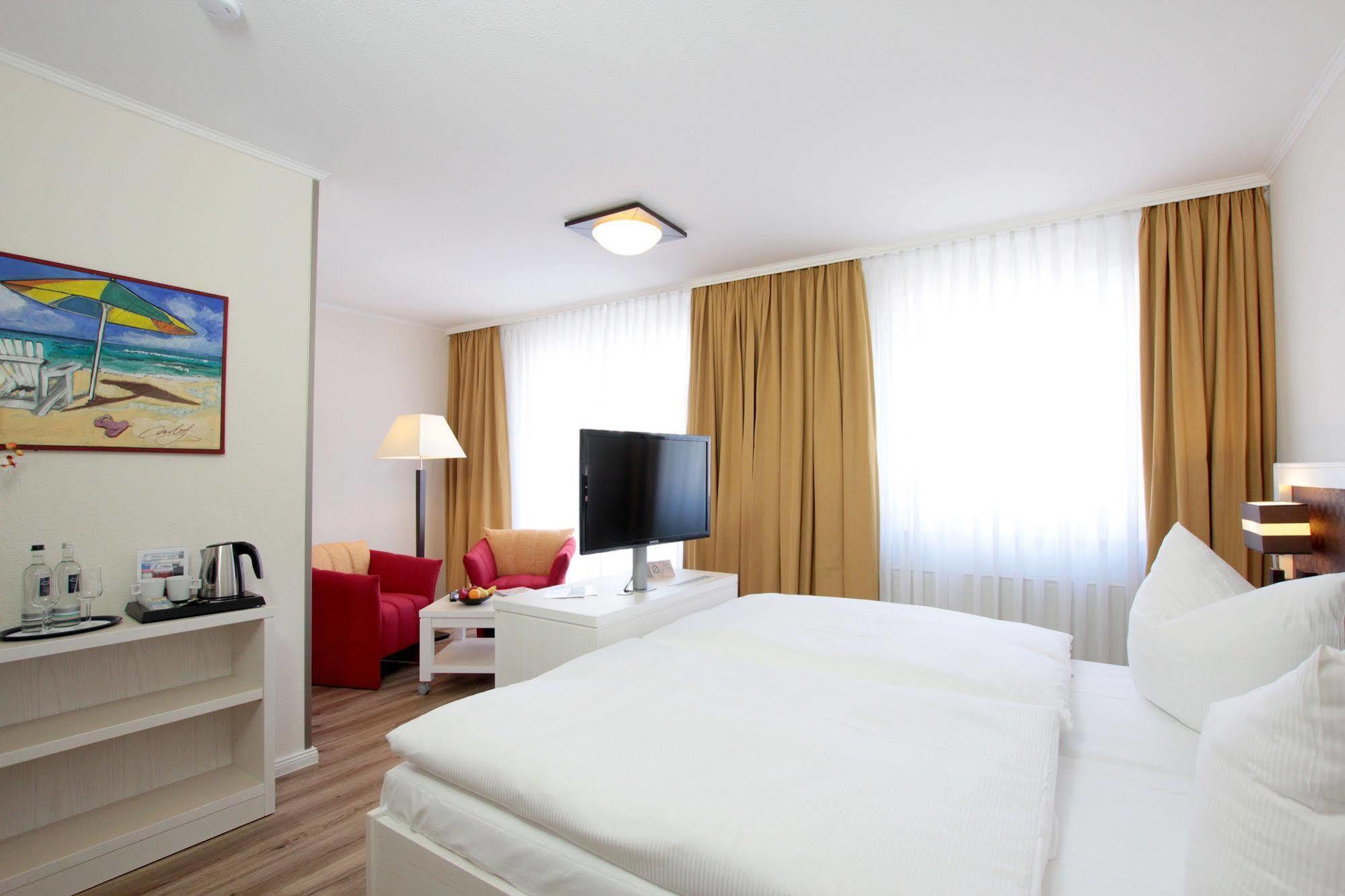 Park Hotel Sellin Bagian luar foto