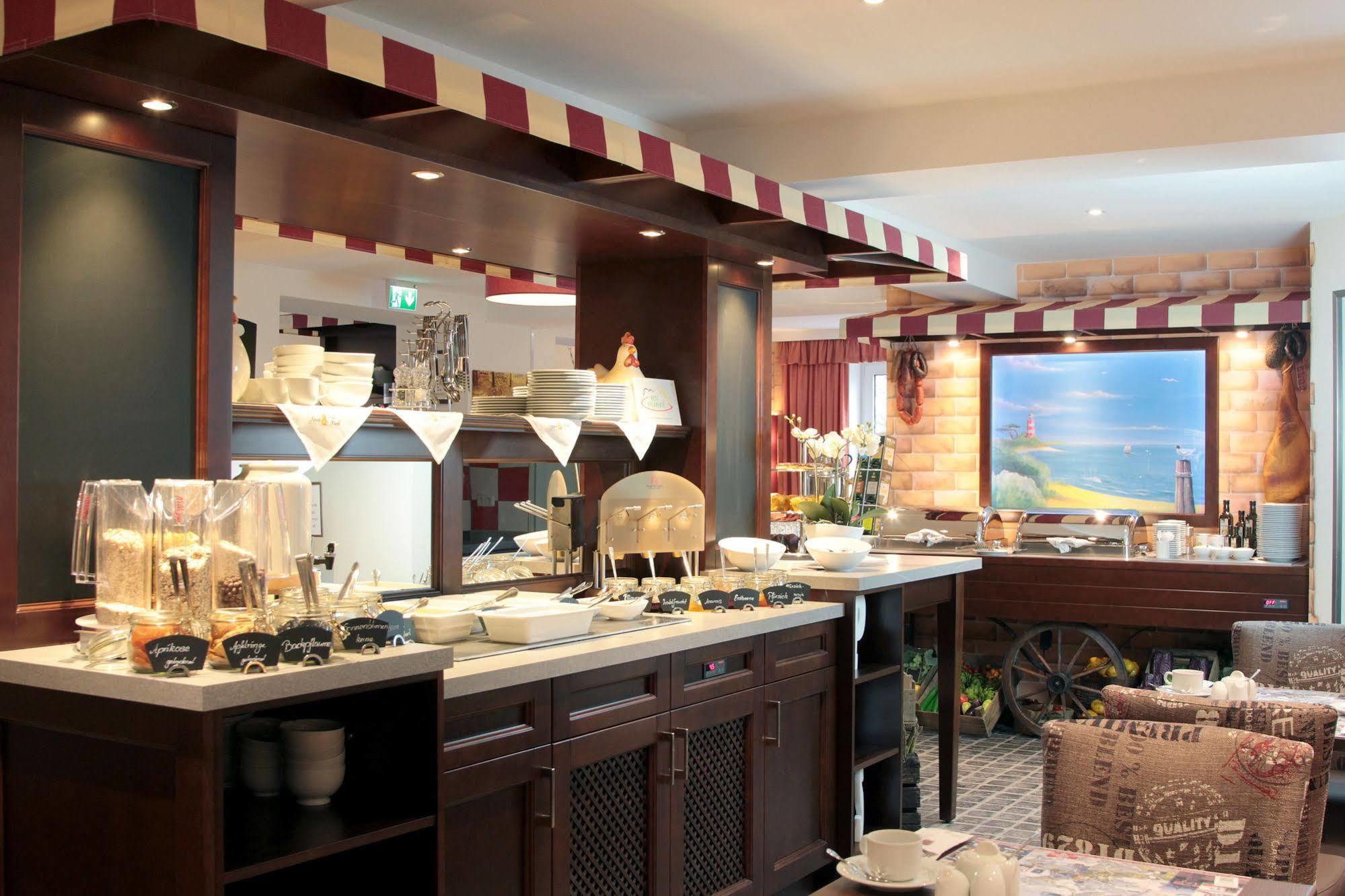 Park Hotel Sellin Bagian luar foto