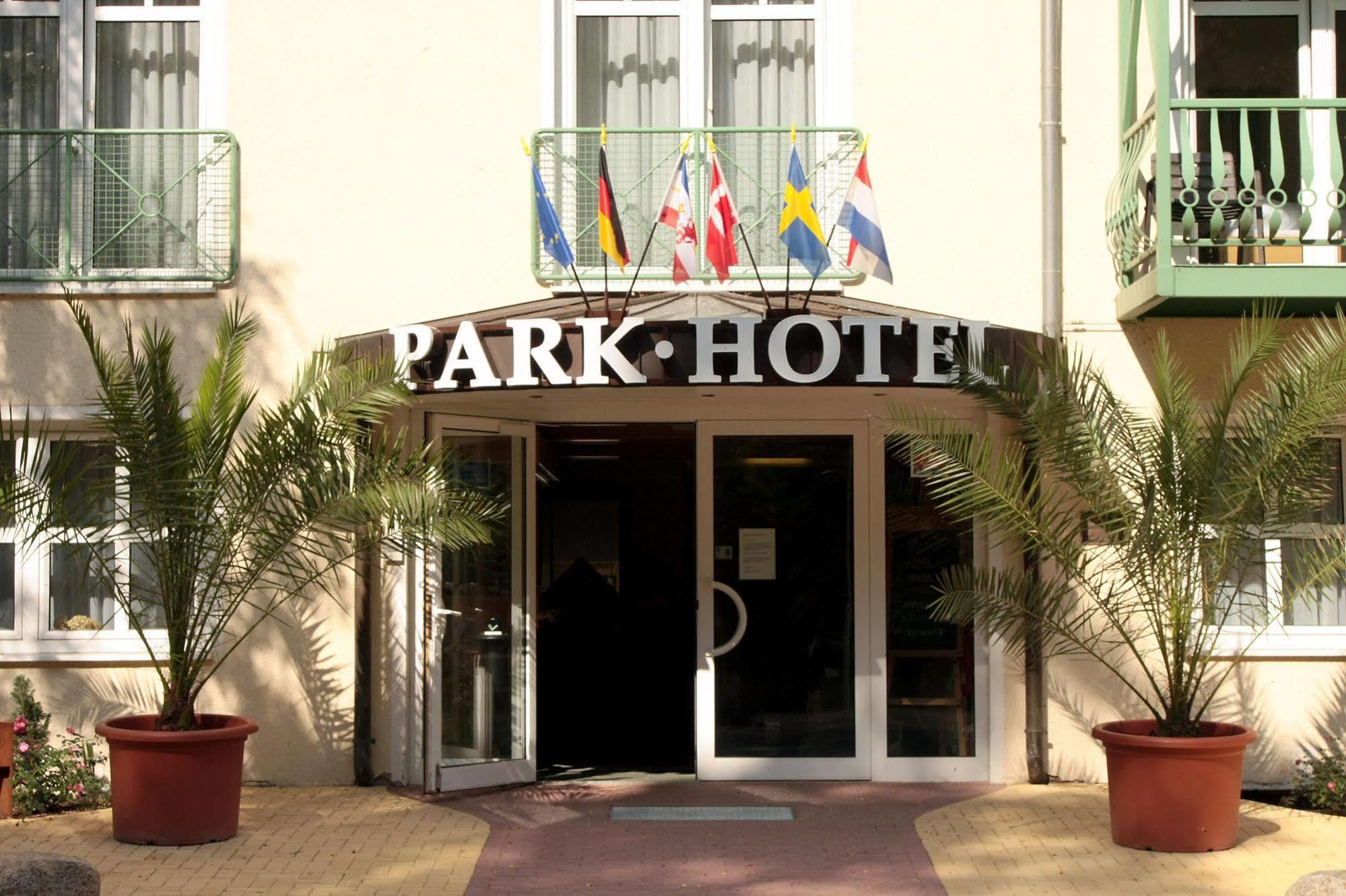 Park Hotel Sellin Bagian luar foto